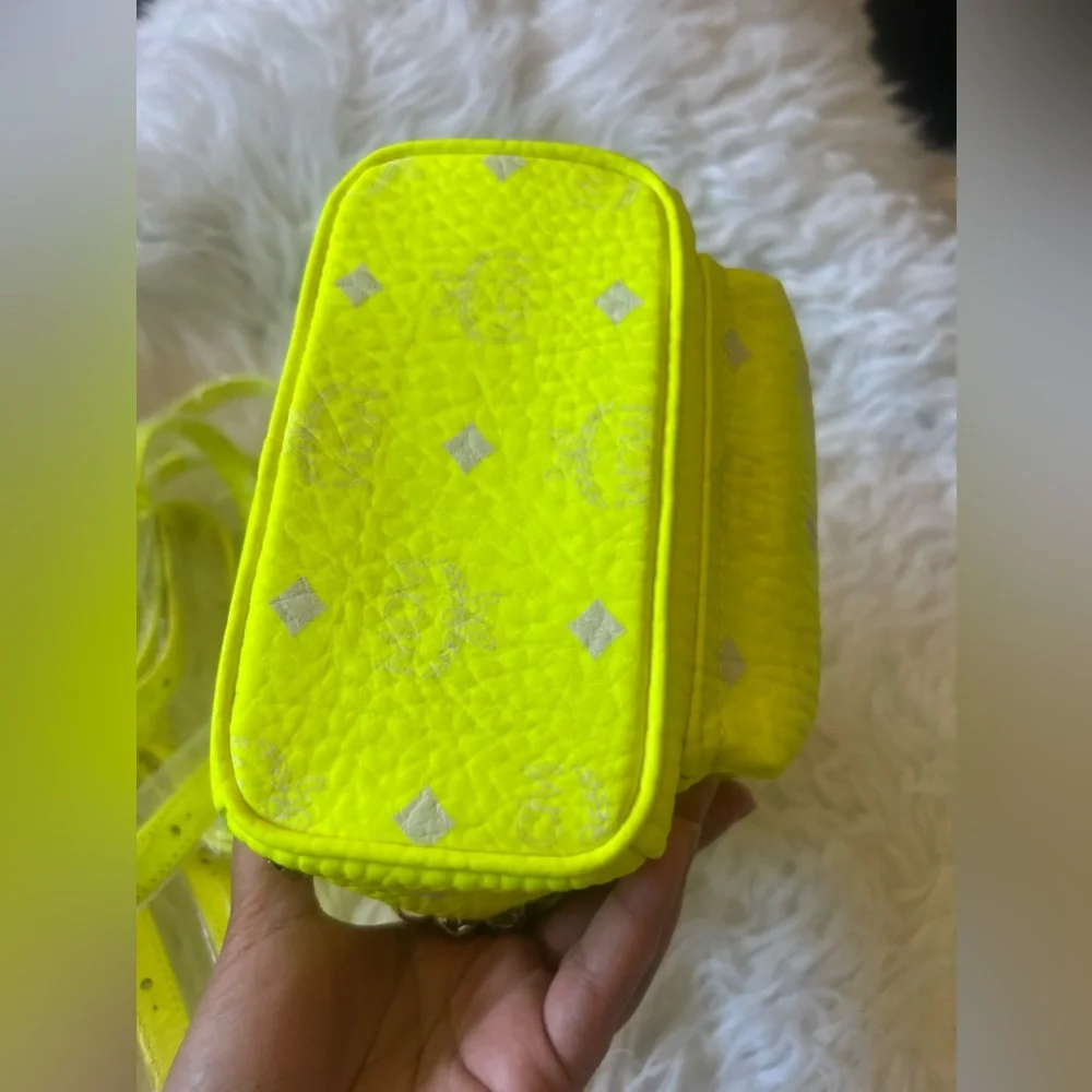 NWOT MCM FLUO VISETOS STARK BEBE BOO